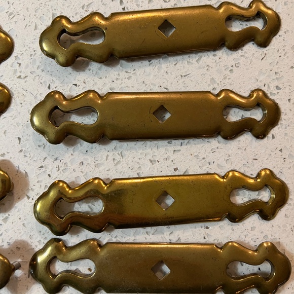 Brass Hardware Drawer Pulls Handles Lot Of 19 Back Plates 5" - Picture 2 of 10